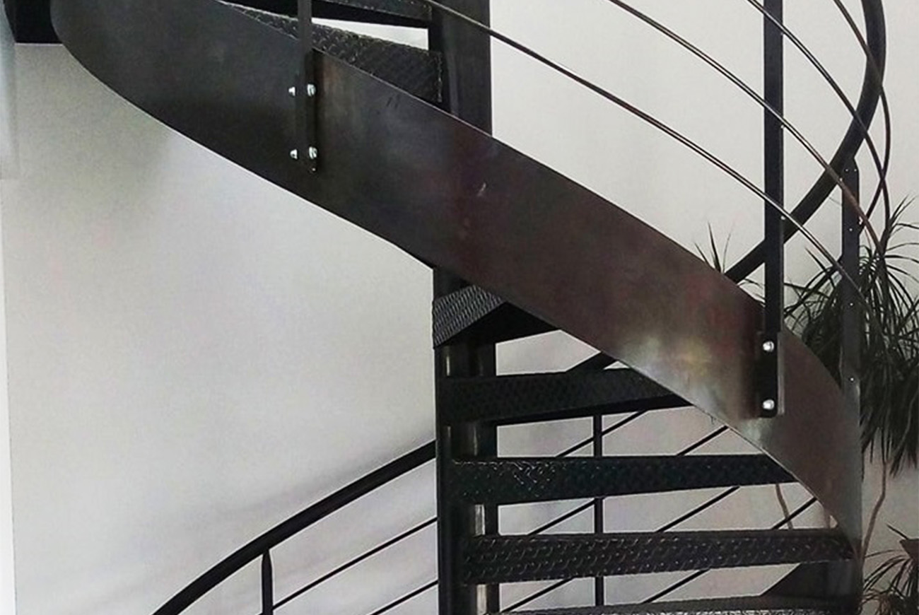 metallerie nice-escalier sur-mesure monaco-garde-corps sur-mesure cannes-villa de luxe grasse-escalier en inox saint-laurent-du-var-castillage alpes-maritimes
