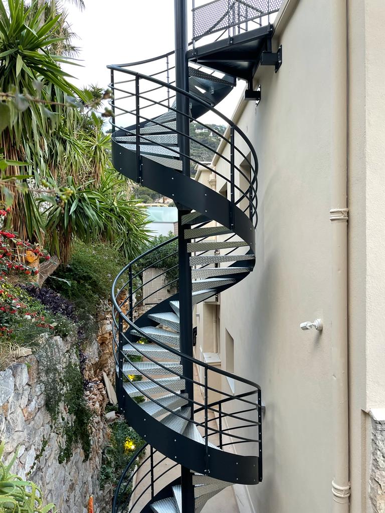 metallerie nice-escalier sur-mesure monaco-garde-corps sur-mesure cannes-villa de luxe grasse-escalier en inox saint-laurent-du-var-castillage alpes-maritimesmetallerie nice-escalier sur-mesure monaco-garde-corps sur-mesure cannes-villa de luxe grasse-escalier en inox saint-laurent-du-var-castillage alpes-maritimes